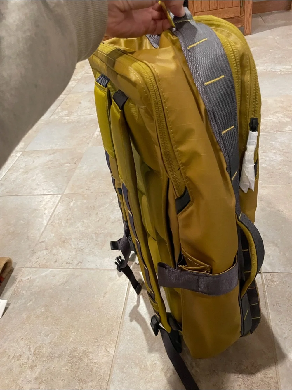 NWT The North Face Base Camp Voyager Travel Pack - Deep Dijon 35 L